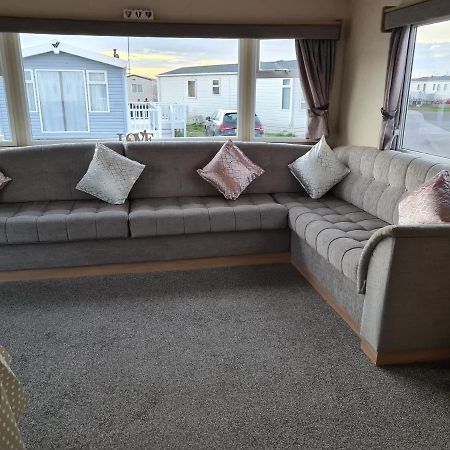 Chris'S Caravan Abergele Exterior photo