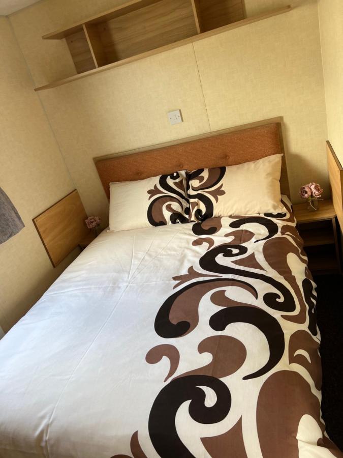 Chris'S Caravan Abergele Exterior photo