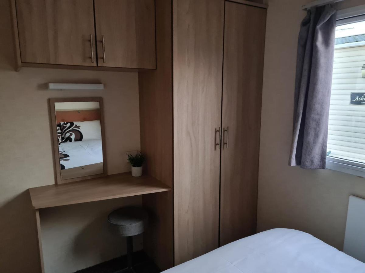Chris'S Caravan Abergele Exterior photo
